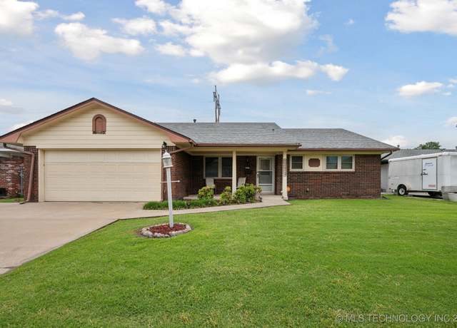 Property at 3823 S 88th East Pl, Tulsa, OK 74145, 3 beds, 2 baths