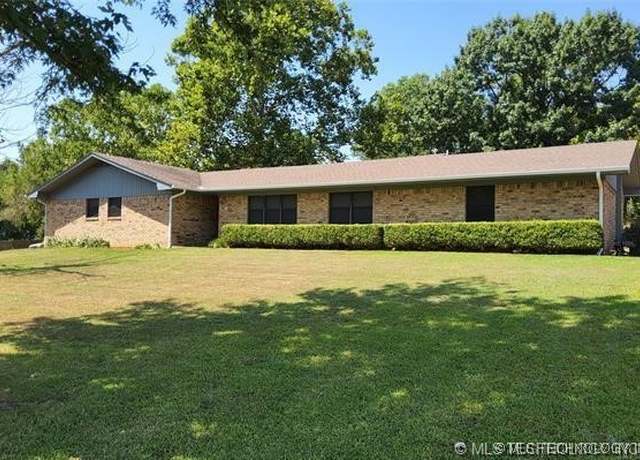 Property at 1607 Kay, Durant, OK 74701, 4 beds, 2 baths