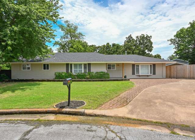 Property at 10 E 31st Pl, Sand Springs, OK 74063, 3 beds, 3 baths