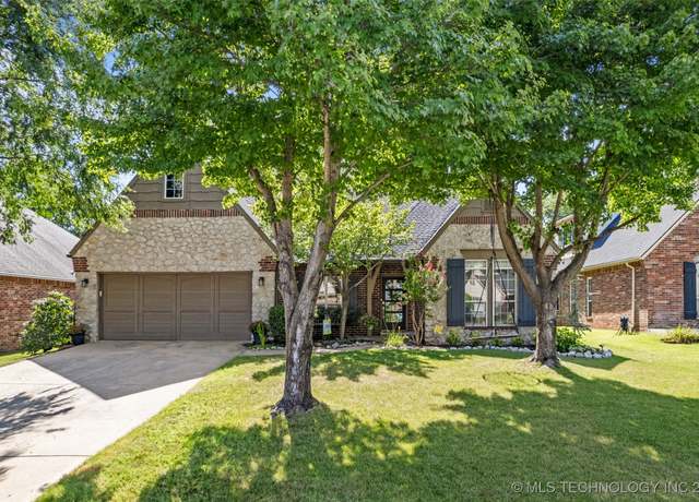 Property at 8238 S 100th EastPlace, Tulsa, OK 74133, 4 beds, 3 baths