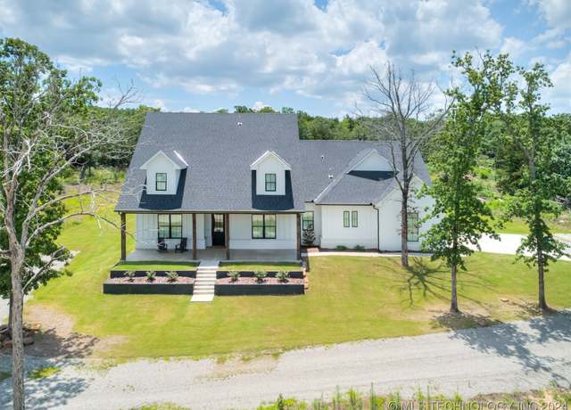 Property at 135 Dixie Cv, Eufaula, OK 74432, 6 beds, 4.5 baths