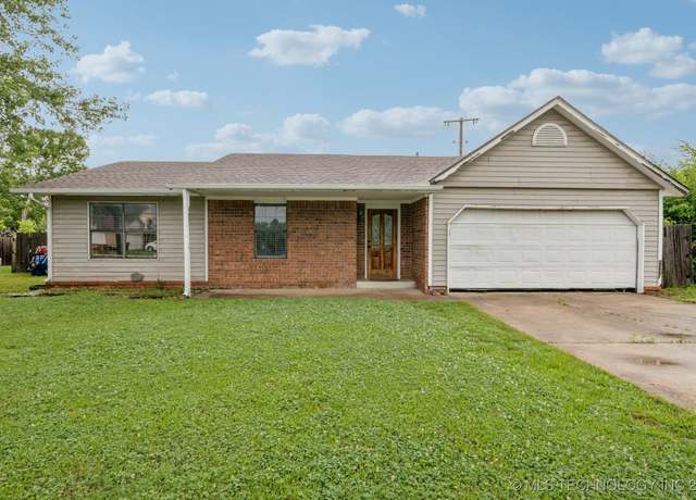 Property at 8102 N 121st EastAvenue, Owasso, OK 74055, 3 beds, 2 baths