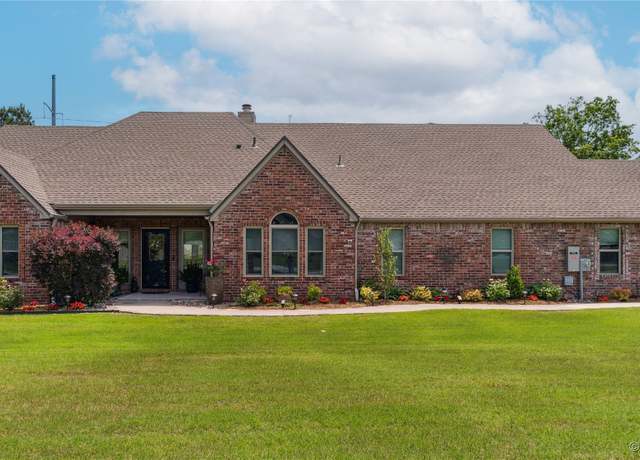 Property at 21542 E 103rd St S, Broken Arrow, OK 74014, 4 beds, 2.5 baths