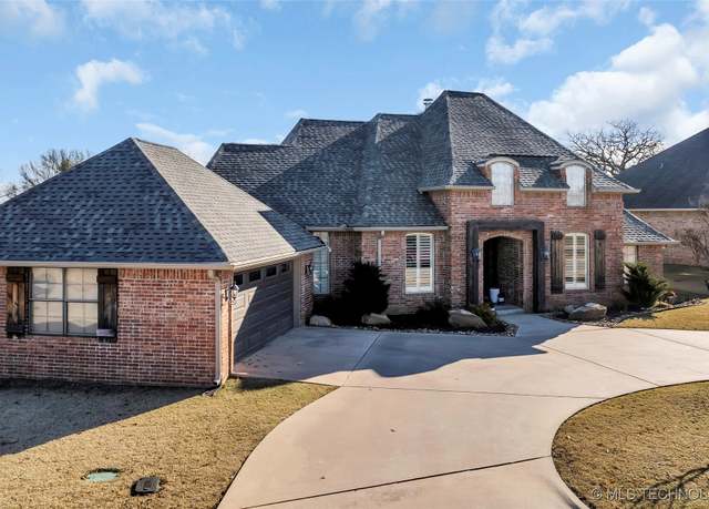 Property at 912 Dornick Dr, Ardmore, OK 73401, 6 beds, 3 baths