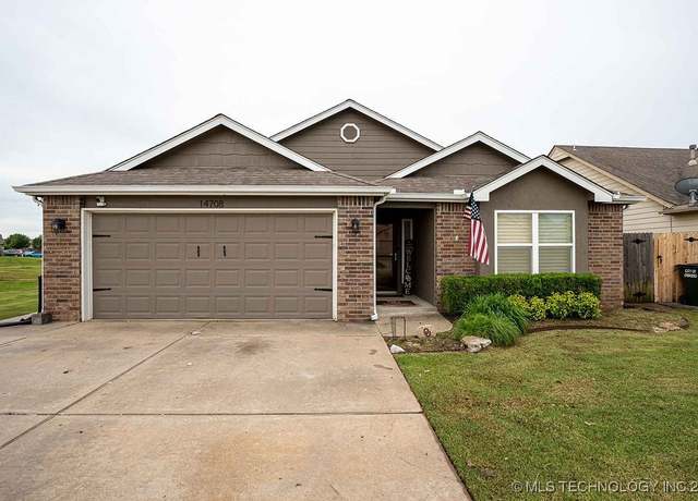 Property at 14708 E 108th St N, Owasso, OK 74055, 3 beds, 2 baths
