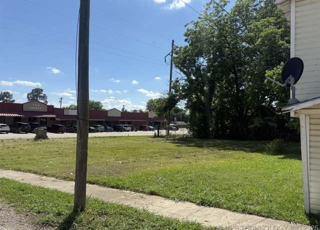 Property at 120 S 1st St, Stilwell, OK 74960