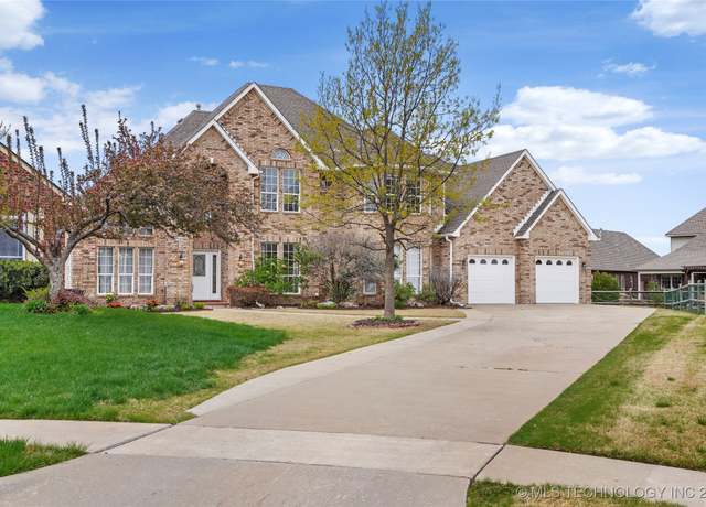 Property at 4104 N Pine Ave, Broken Arrow, OK 74012, 4 beds, 3.5 baths