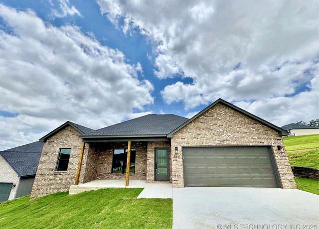 Property at 566 Woodlands Dr, Tahlequah, OK 74464, 4 beds, 2 baths