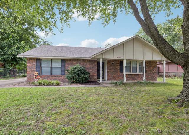 Property at 3223 S Ash Ave, Broken Arrow, OK 74012, 3 beds, 2 baths