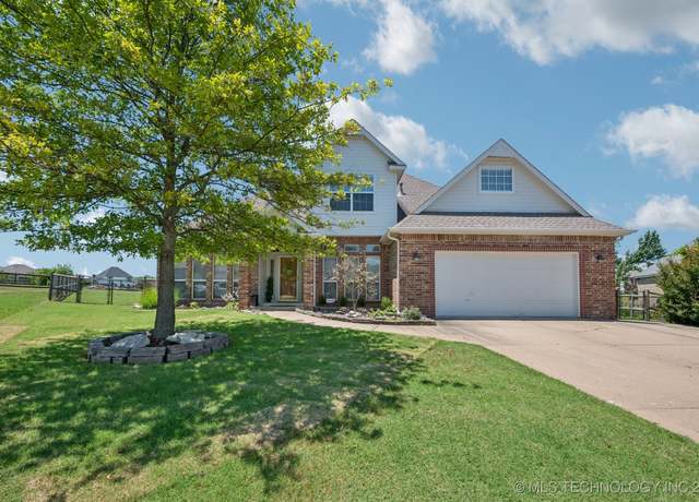 Property at 8402 N 100th EastAvenue, Owasso, OK 74055, 3 beds, 2.5 baths