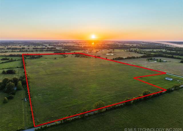 Property at 77 Old Highway 10 Hwy, Miami, OK 74354