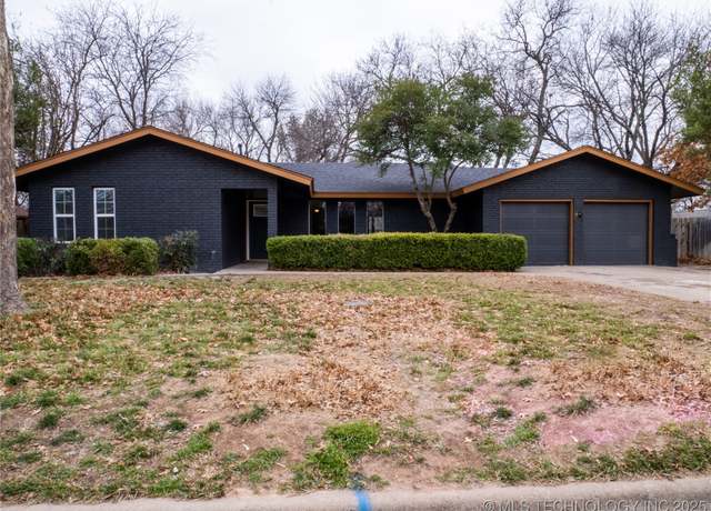 Property at 4008 NW Meadowbrook, Lawton, OK 73505, 3 beds, 2 baths