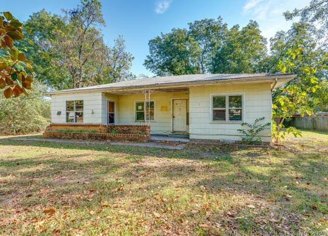 Property at 4 N Jerome, Coalgate, OK 74538, 3 beds, 2 baths