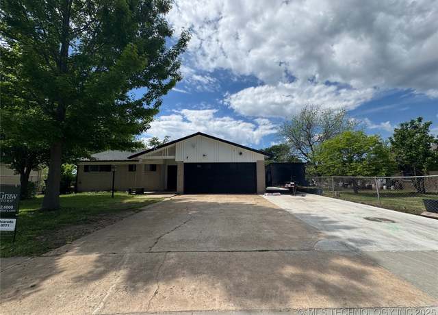 Property at 11710 E 28th Pl, Tulsa, OK 74129, 3 beds, 1.5 baths