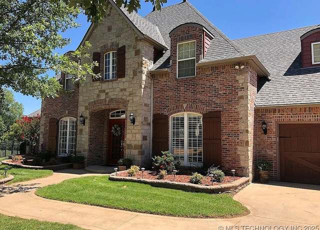 Property at 12113 S Ash Ave, Jenks, OK 74037, 4 beds, 3.5 baths