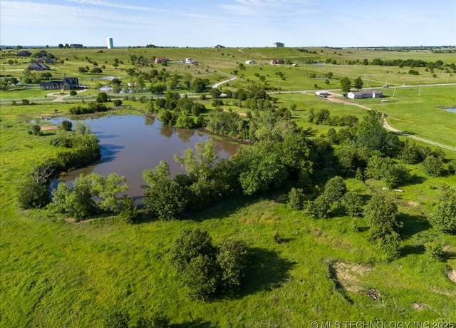 Property at 10 E 126th St, Skiatook, OK 74070