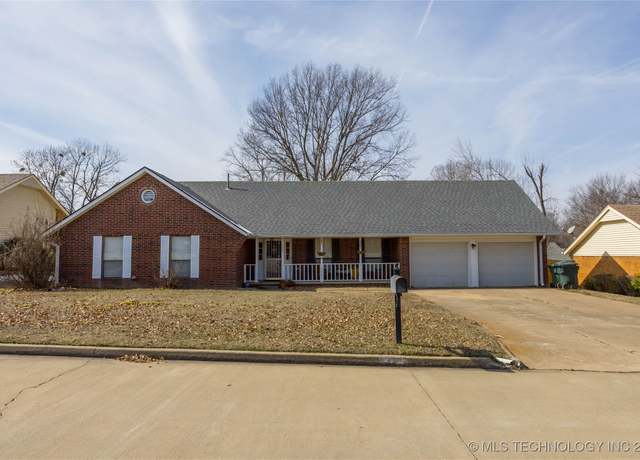 Property at 1203 N Miller Dr, Claremore, OK 74017, 4 beds, 2 baths