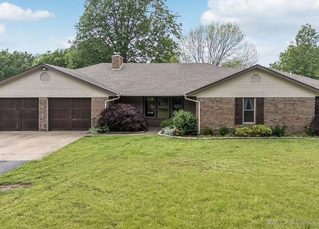 Property at 5601 S 9th E, Muskogee, OK 74403, 4 beds, 2 baths