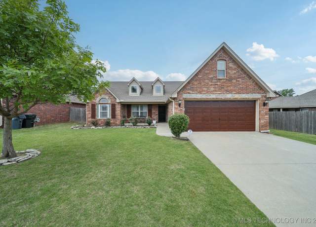 Property at 15606 S College Ave, Glenpool, OK 74033, 4 beds, 2 baths