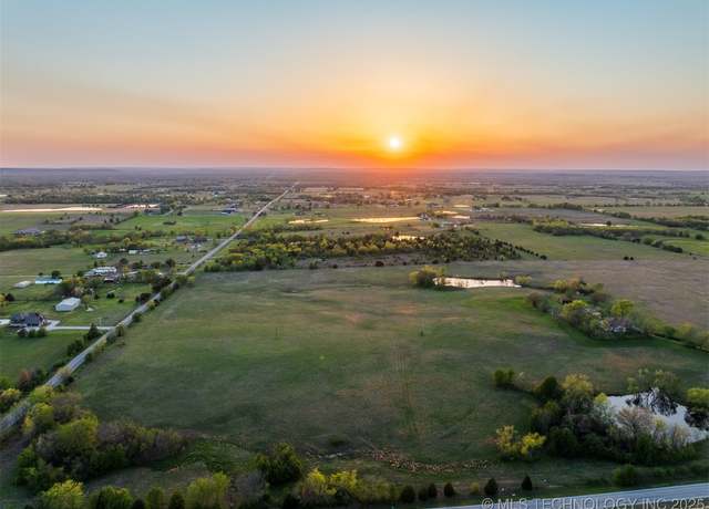 Property at 9 N Memorial Dr, Owasso, OK 74055