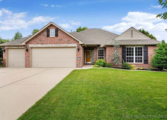 Property at 110 E Elmira Pl, Broken Arrow, OK 74012, 4 beds, 2 baths