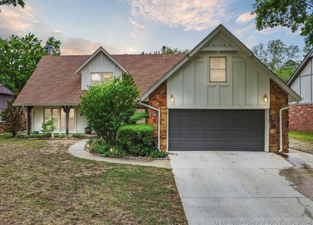 Property at 1100 S Oak Ave, Broken Arrow, OK 74012, 5 beds, 2.5 baths