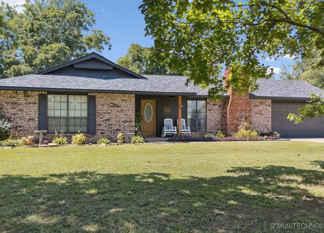 Property at 192 Prairie Dr, Pryor, OK 74361, 3 beds, 2 baths