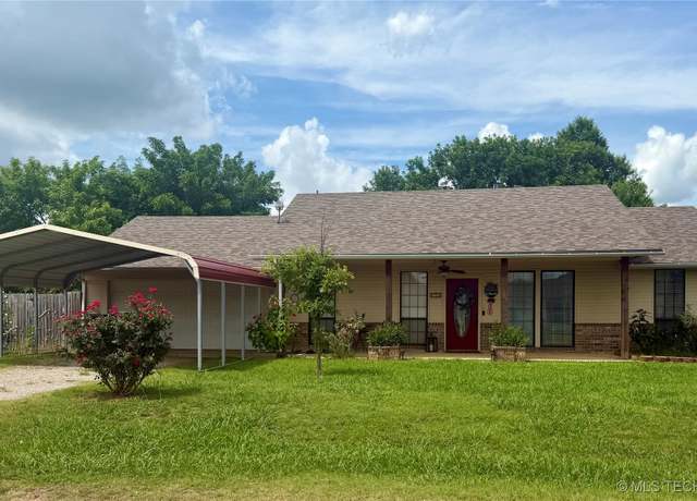 Property at 104 Overland Ct, Shawnee, OK 74804, 3 beds, 2 baths