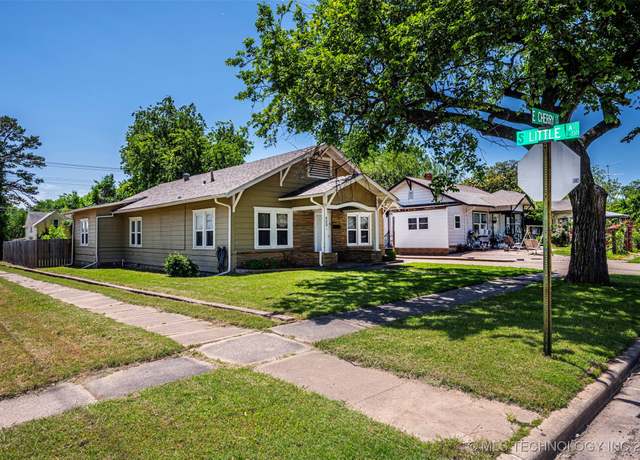 Property at 423 E Cherry St, Cushing, OK 74023, 3 beds, 2 baths