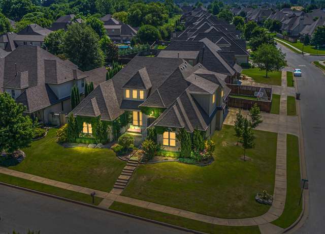 Property at 10673 S 93rd EastAvenue, Tulsa, OK 74133, 5 beds, 5.5 baths