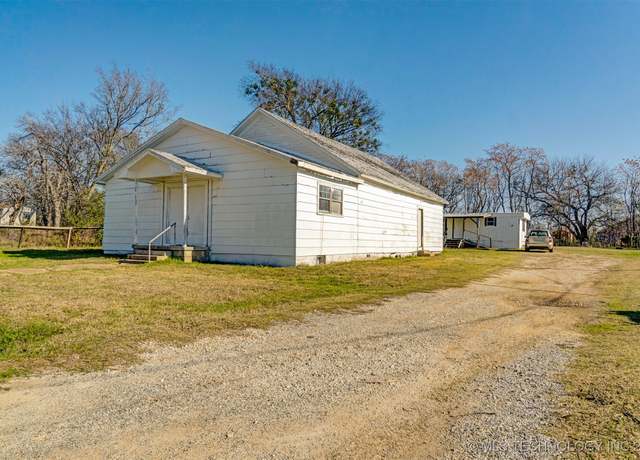Property at 309 S Arkansas, Caddo, OK 74729, 2 beds, 1 bath