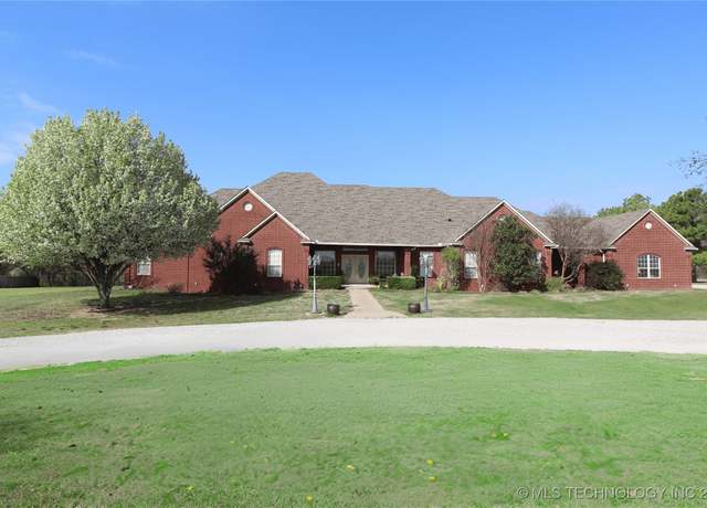 Property at 3955 Ridge, Ardmore, OK 73401, 4 beds, 3.5 baths
