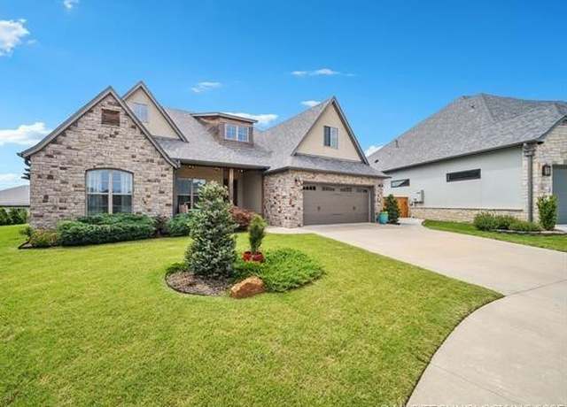Property at 908 W 85th St, Tulsa, OK 74132, 3 beds, 3.5 baths