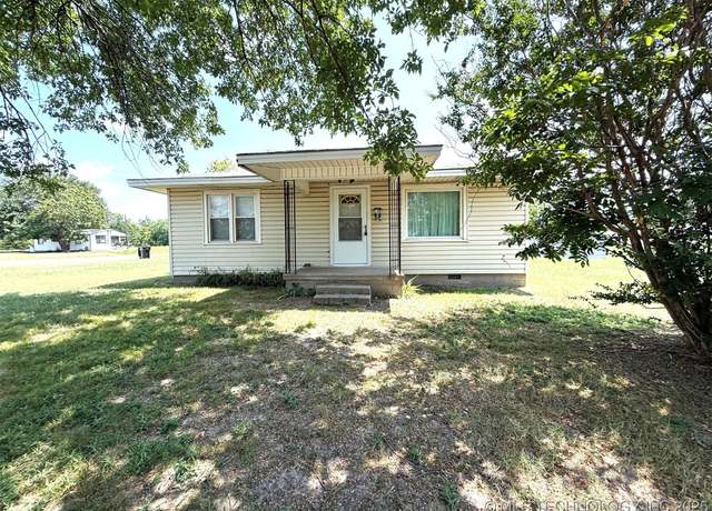 Property at 119 N Tiger St, Wetumka, OK 74883, 2 beds, 1 bath