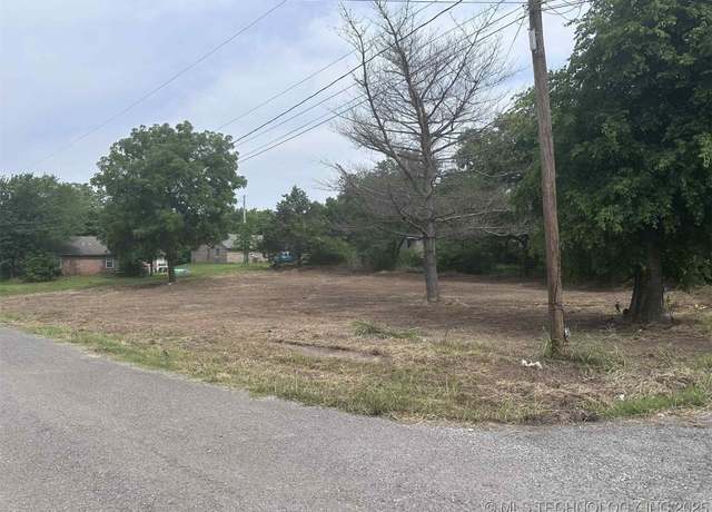 Property at 815 S Cherokee St, Locust Grove, OK 74352