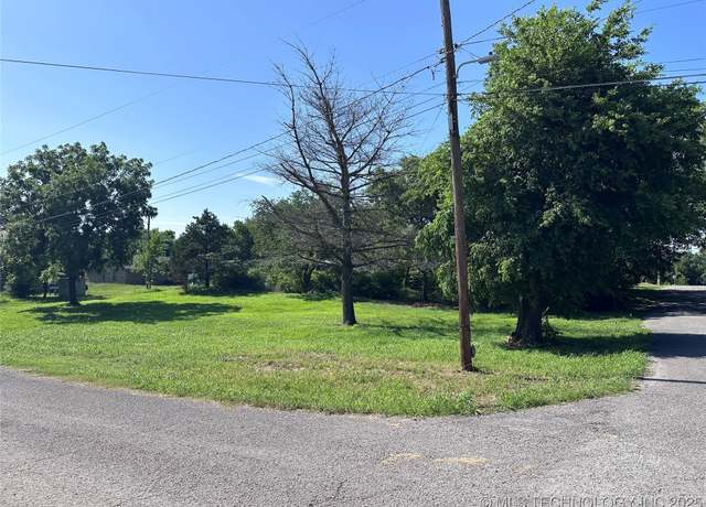 Property at 815 S Cherokee St, Locust Grove, OK 74352