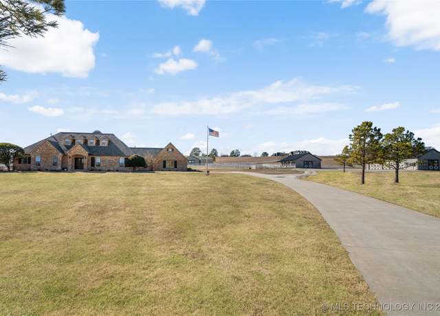 Property at 13522 S Lewis Ave, Bixby, OK 74008, 4 beds, 4 baths