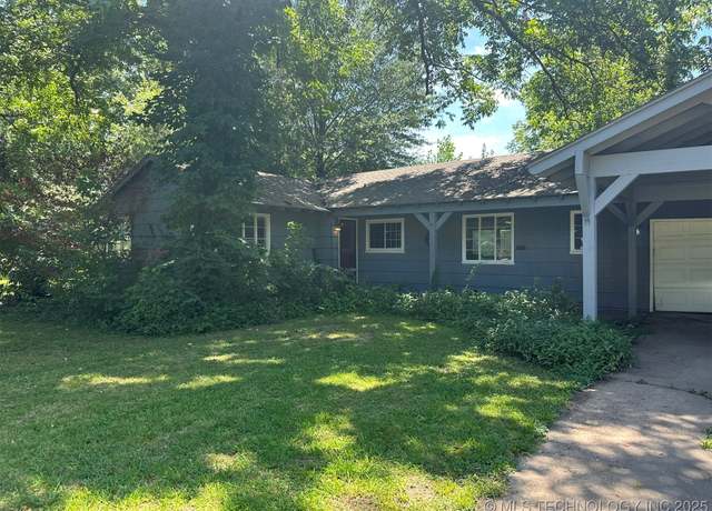 Property at 3014 E 49th St, Tulsa, OK 74135, 3 beds, 2.5 baths