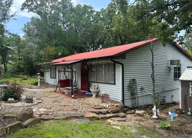 Property at 167 E 2nd St, Eufaula, OK 74432, 3 beds, 2 baths