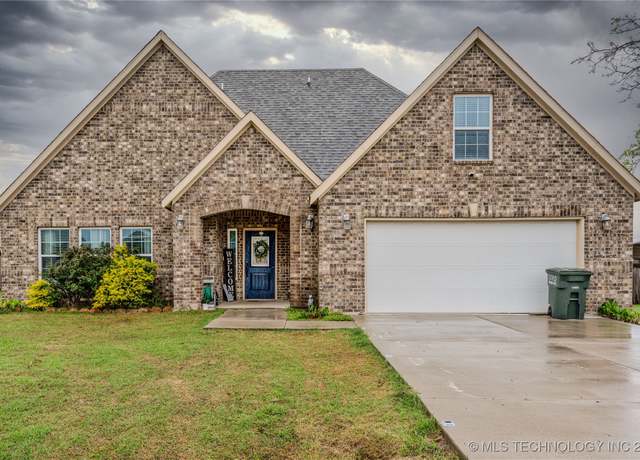 Property at 508 Blake Dr, Madill, OK 73446, 4 beds, 2.5 baths
