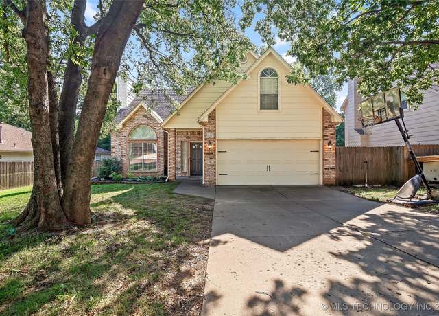 Property at 8609 S 92nd EastAvenue, Tulsa, OK 74133, 3 beds, 2.5 baths