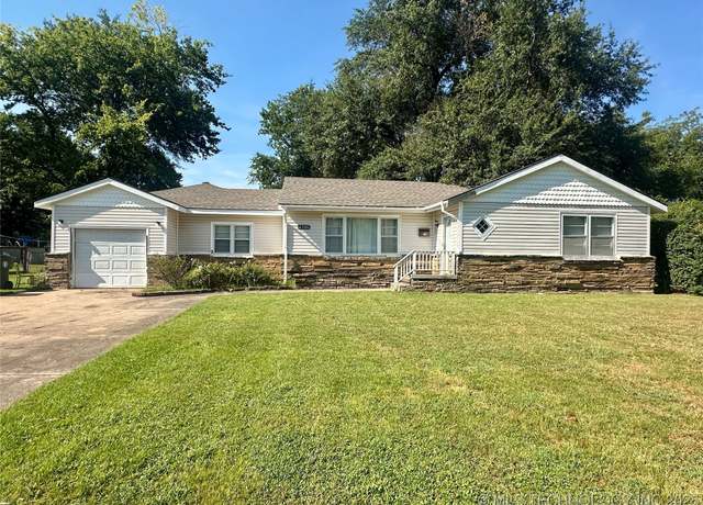 Property at 2506 Elmira St, Muskogee, OK 74403, 3 beds, 2 baths