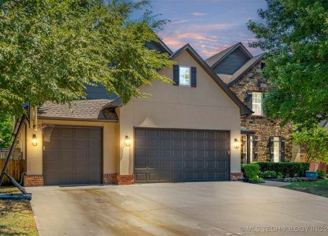 Property at 10479 S 87th East EastAvenue, Tulsa, OK 74133, 4 beds, 4 baths