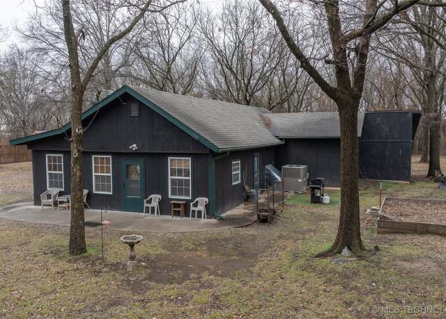 Property at 3215 Old Highway 20 E, Pryor, OK 74361, 2 beds, 2 baths