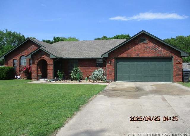 Property at 61 Cedar, Ardmore, OK 73401, 3 beds, 2 baths