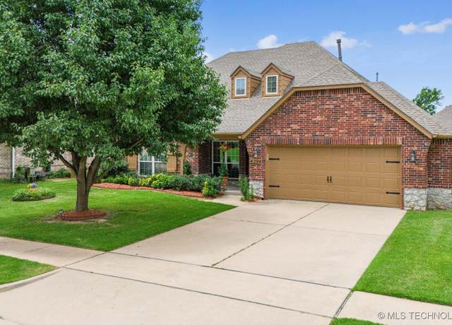 Property at 4204 N Maple Pl, Broken Arrow, OK 74012, 4 beds, 3 baths