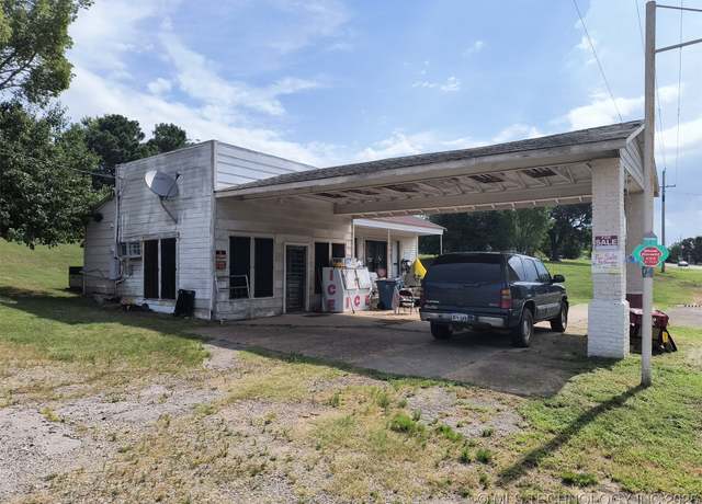 Property at 2429 State Hwy 31, Mccurtain, OK 74944, 3 beds, 1.5 baths