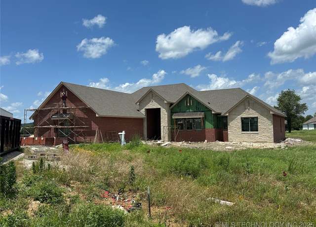 Property at 31005 E 67th St S, Broken Arrow, OK 74014, 4 beds, 3.5 baths