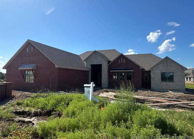 Property at 31005 E 67th St S, Broken Arrow, OK 74014, 4 beds, 3.5 baths
