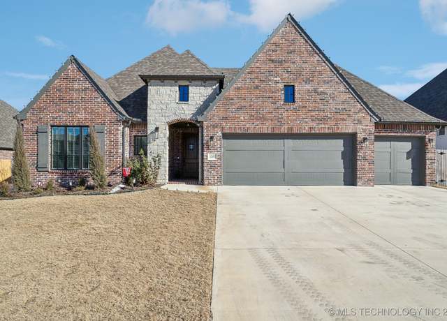 Property at 12415 S 103rd EastAvenue, Bixby, OK 74008, 4 beds, 2.5 baths